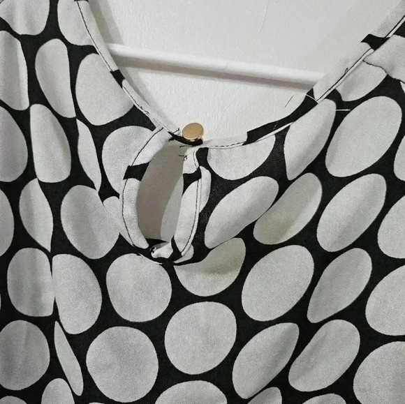 Worthington short sleeve dots blouse! - Picture 3 of 6